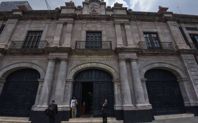 diputados-piden-bajar-cuotas-de-inscripcion-a-los-alumnos-de-la-uaemex2