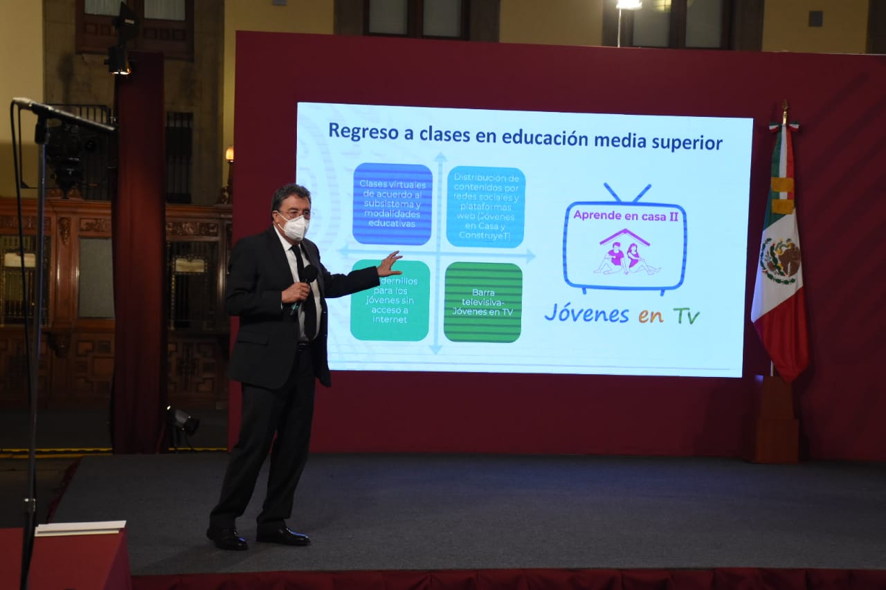 regreso-a-clases-sep-alumnos-de-preparatoria-recibiran-cuadernillos-y-apoyo-en-sus-escuelas3